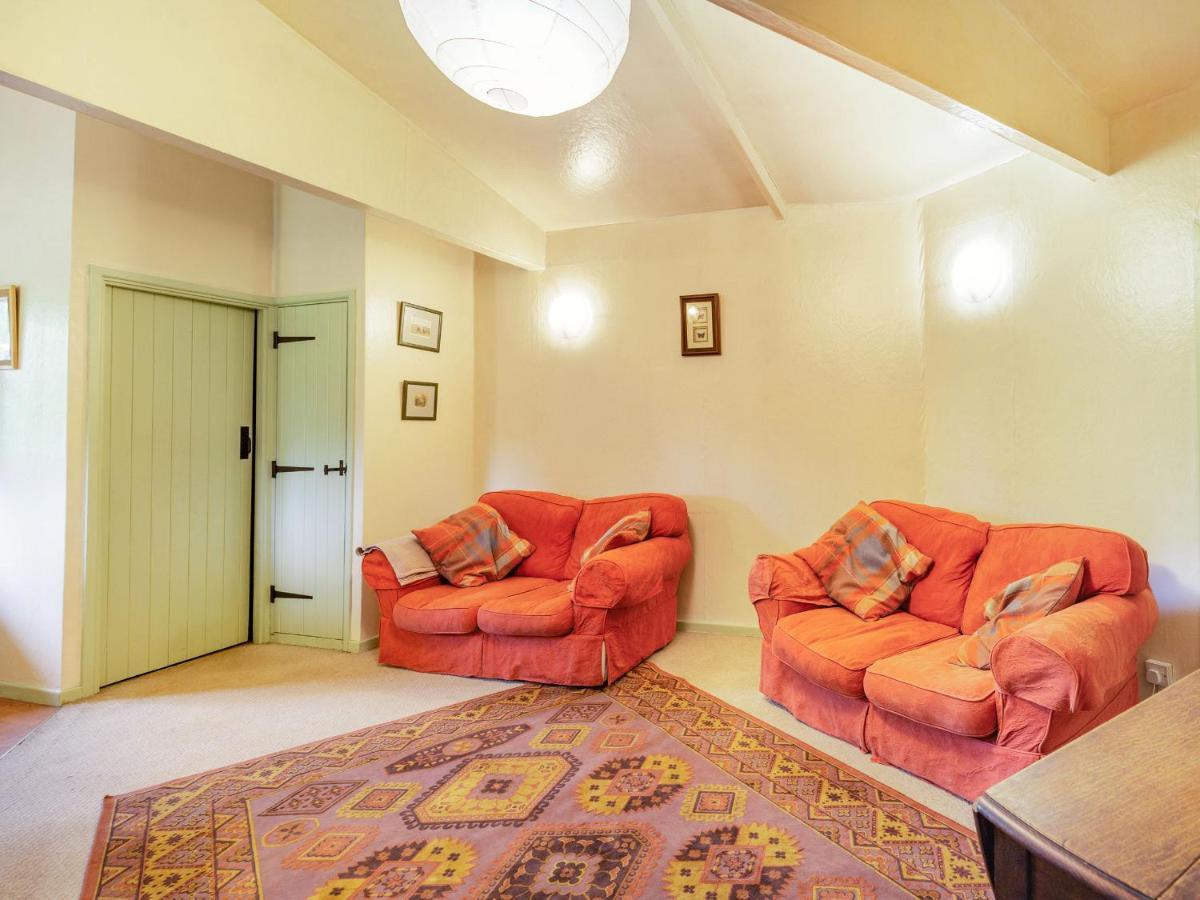 The Log Cabin Honiton Exterior photo