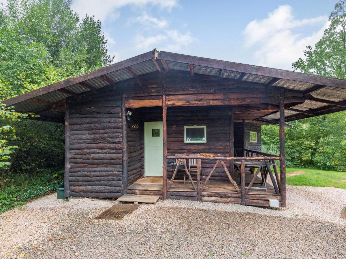 The Log Cabin Honiton Exterior photo